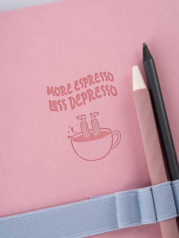 CUADERNO SKETCH BOOK 15X21 X 80 HOJAS LISAS + BANDA ELASTICA COFFE CLUB  FW - Imagen 3