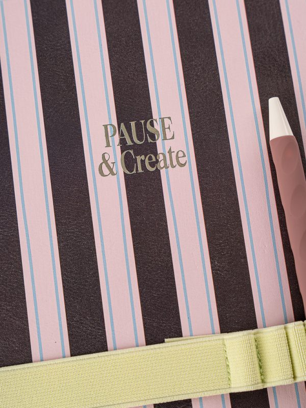 CUADERNO SKETCH BOOK 15X21 X 80 HOJAS LISAS + BANDA ELASTICA COFFE CLUB  FW - Imagen 4