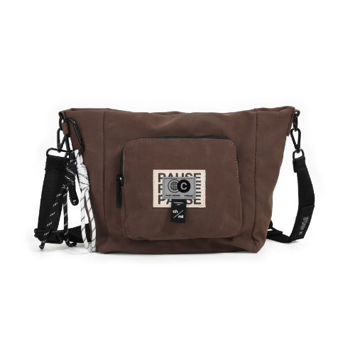 166397 BANDOLERA MANHATTAN GAMUZADA MARRON CHOCOLATE - Imagen 1